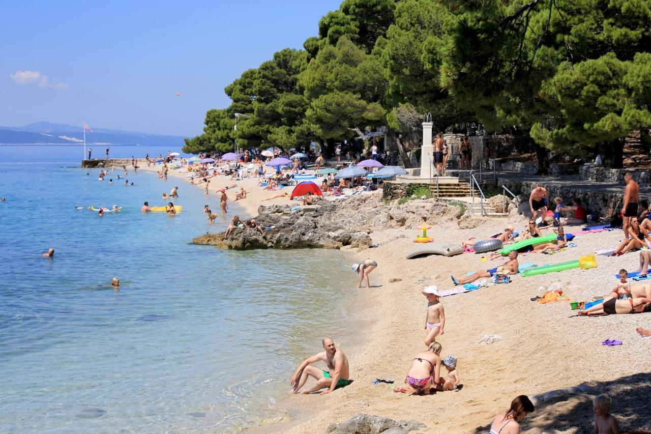 Apartments And Rooms By The Sea Brela, Makarska - 13118 外观 照片