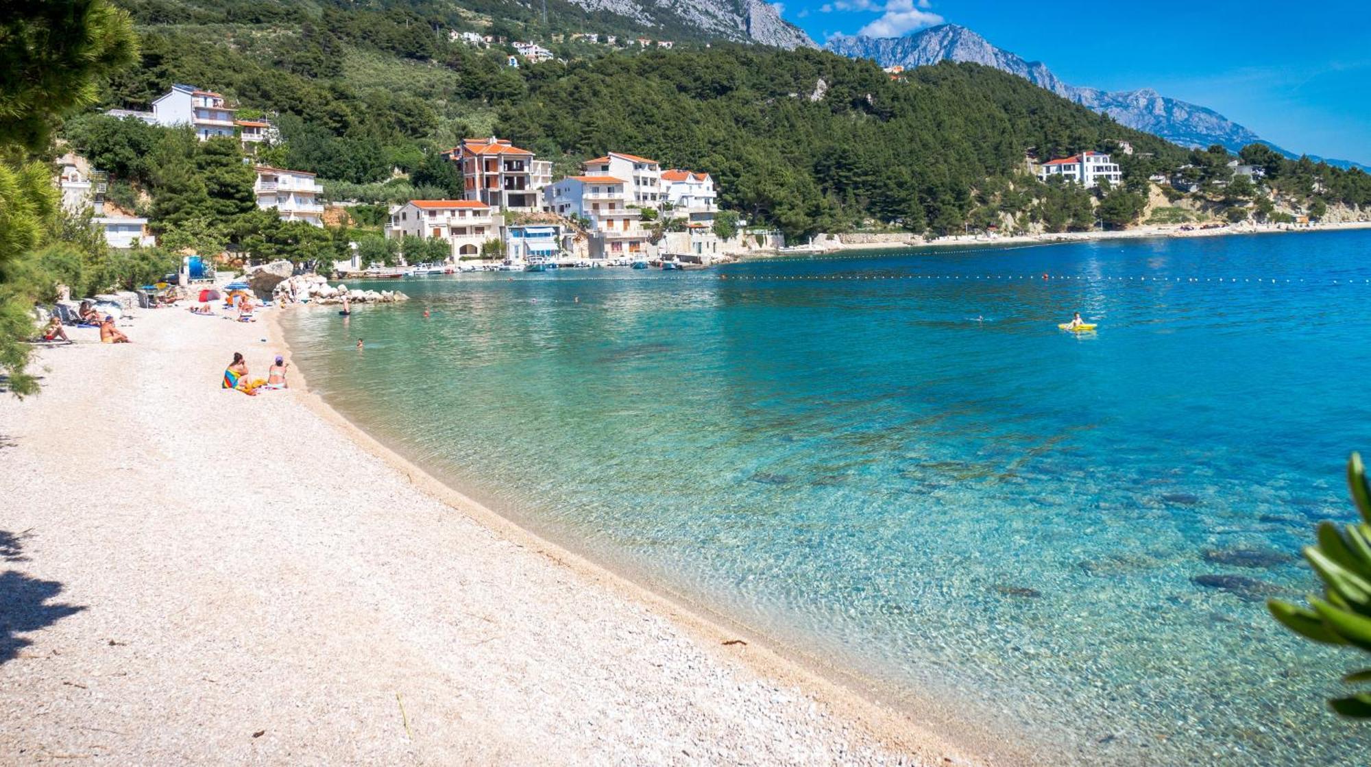 Apartments And Rooms By The Sea Brela, Makarska - 13118 外观 照片