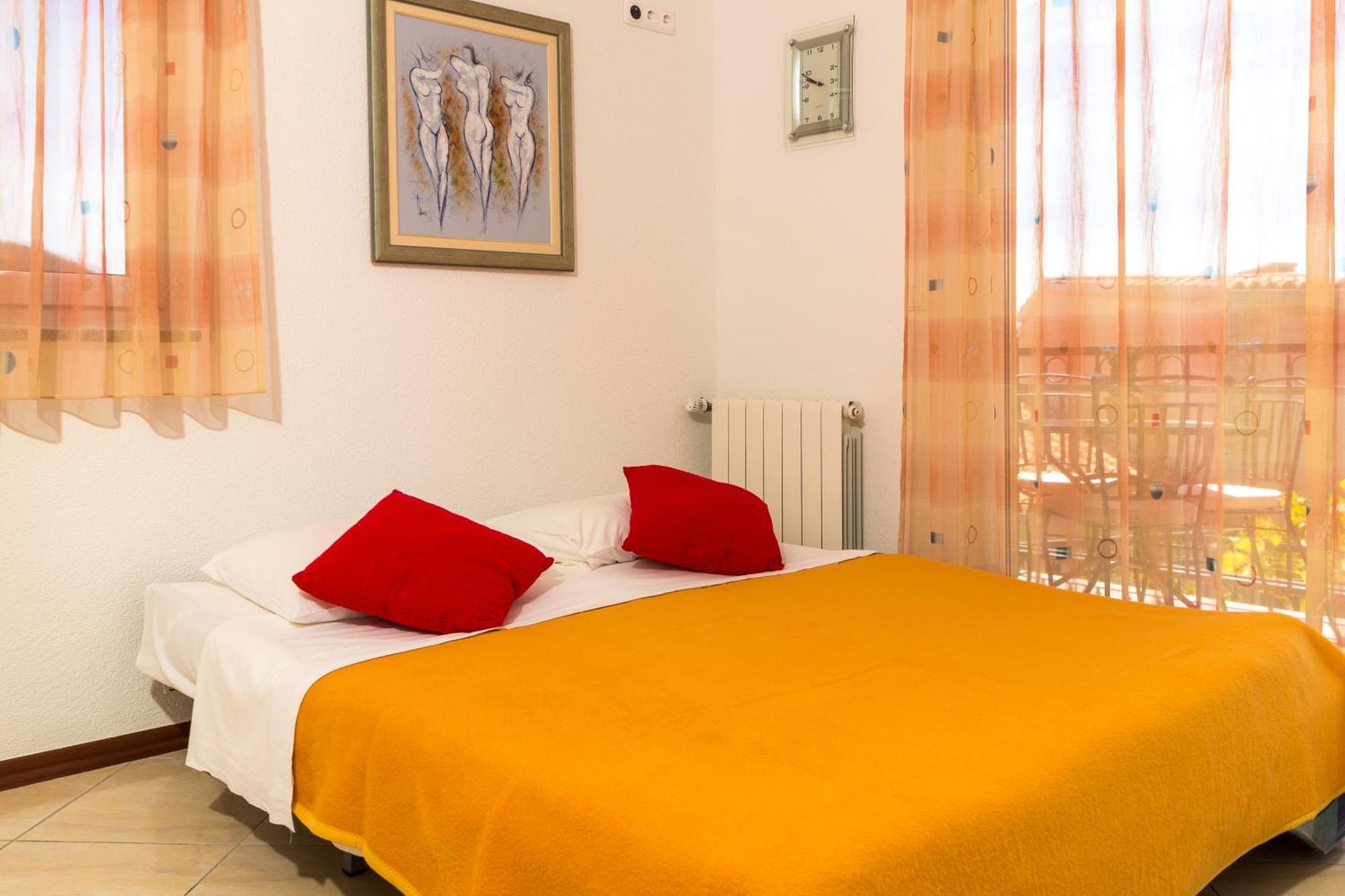 Apartments And Rooms By The Sea Brela, Makarska - 13118 客房 照片